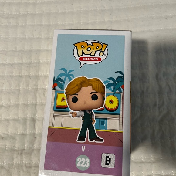 BTS V Rocks Funko Pop #Kpop - Picture 3 of 4